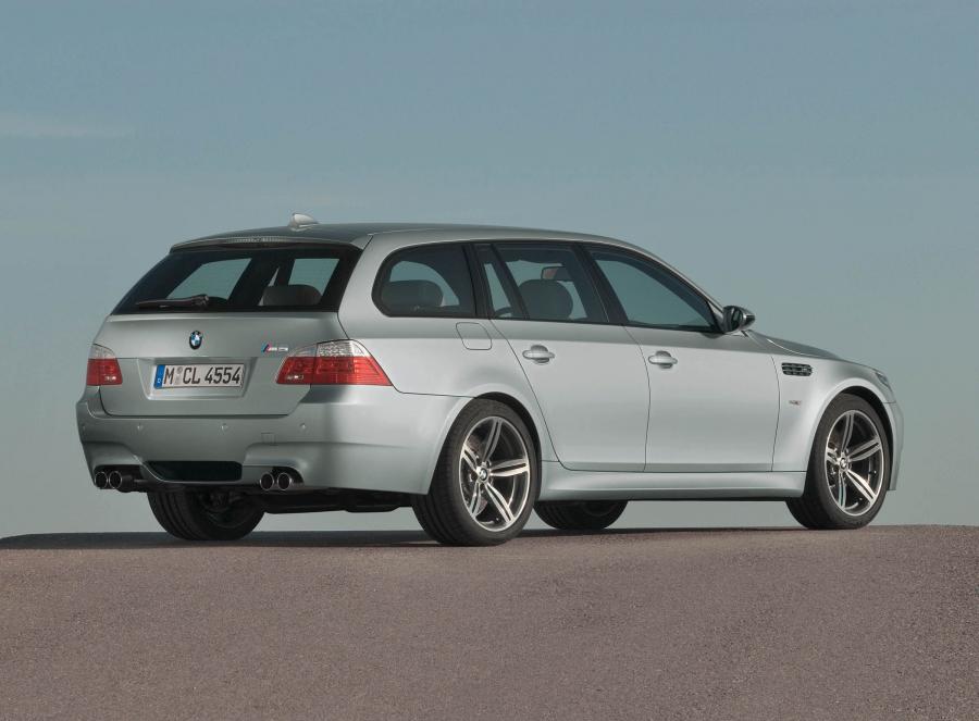  BMW M5 Touring 2009 года  (фото 38 из 51)